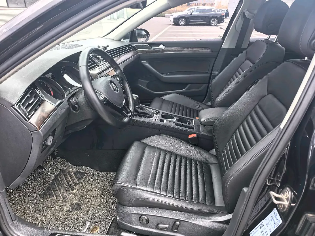 2019 Volkswagen Magotan 2.0T 186HP L4 7DCT,autocango,china used car exporter,china ev exporter,chinese used car exporter,chinese used ev exporter