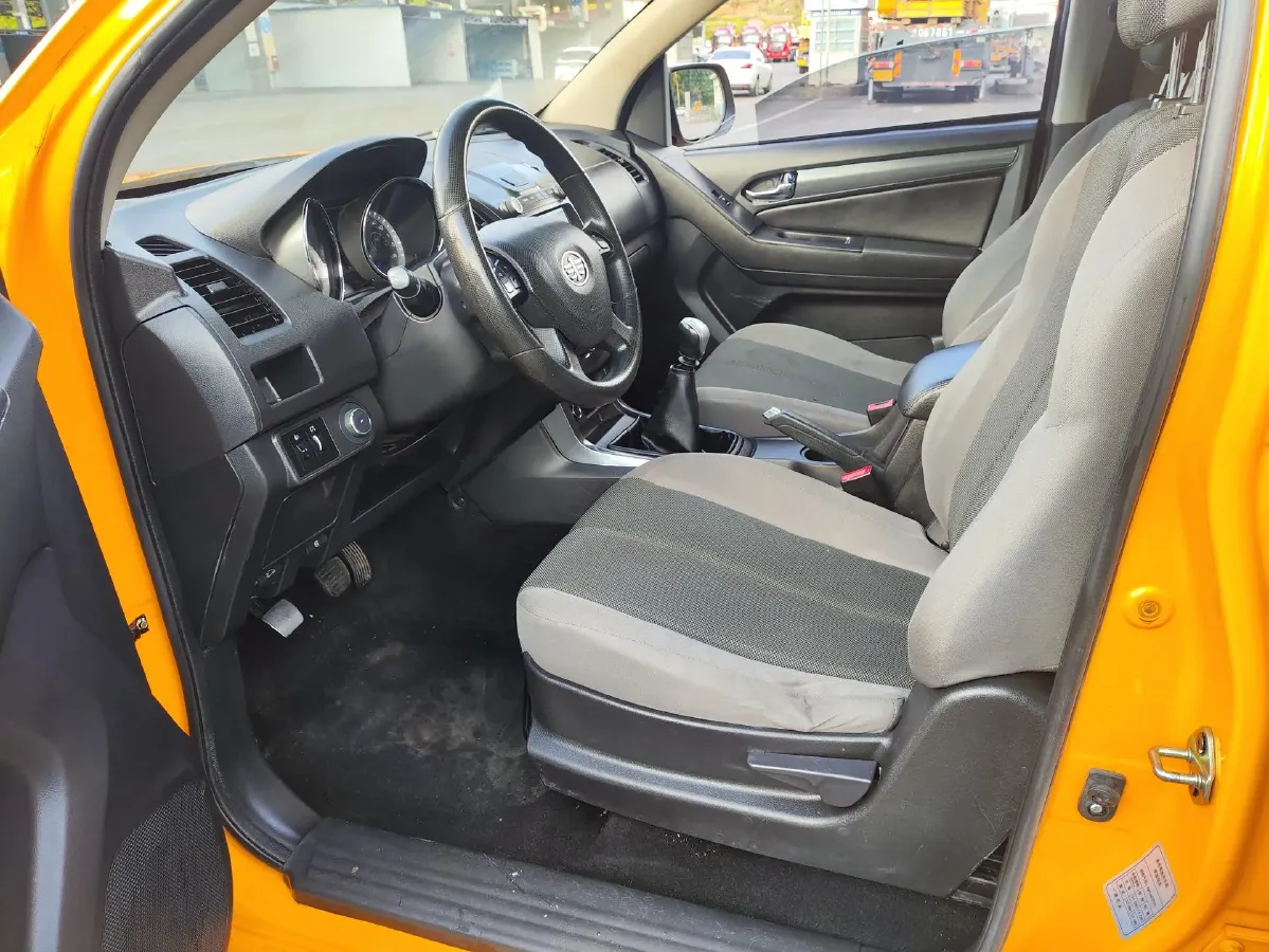 2021 FAW LanJian H6 2.5T 150HP L4 6MT,autocango,china used car exporter,china ev exporter,chinese used car exporter,chinese used ev exporter