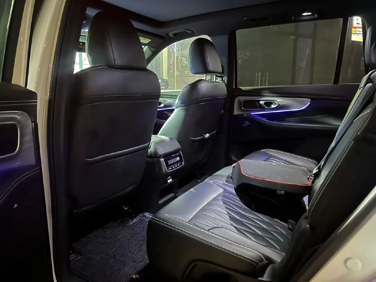 2022 GAC Trumpchi GS8 2.0T 252HP L4 8AT,autocango,china used car exporter,china ev exporter,chinese used car exporter,chinese used ev exporter