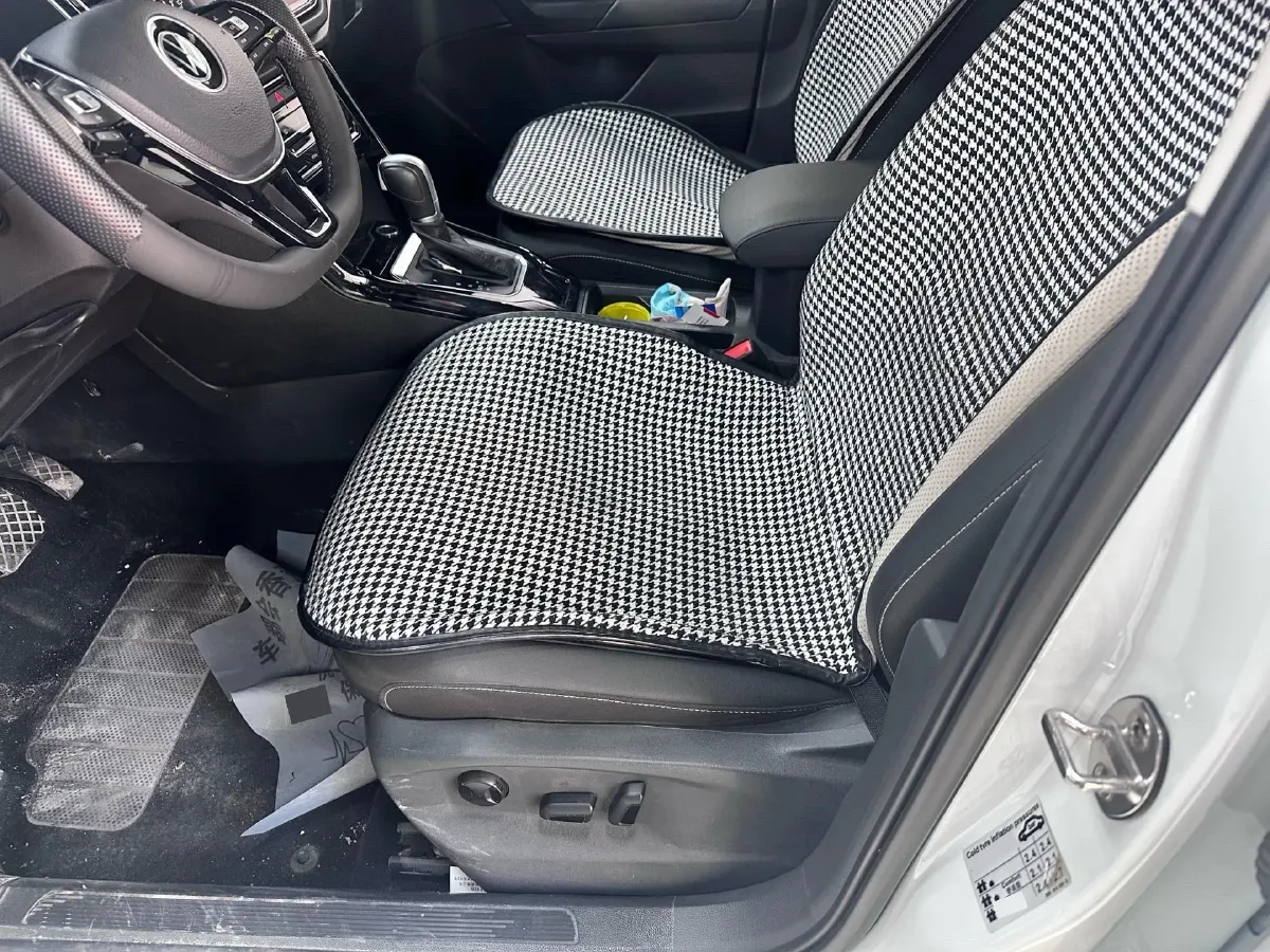 2022 Volkswagen T-Roc 1.4T 150HP L4 7DCT,autocango,china used car exporter,china ev exporter,chinese used car exporter,chinese used ev exporter