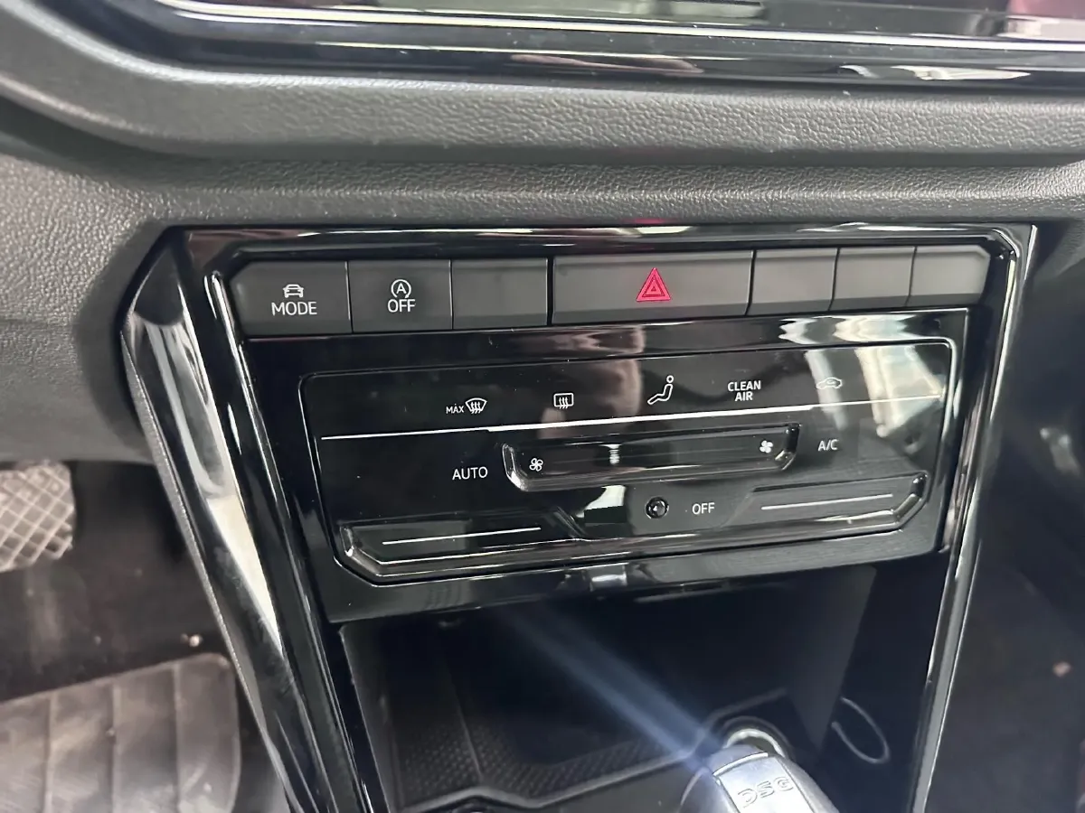 2022 Volkswagen T-Roc 1.4T 150HP L4 7DCT,autocango,china used car exporter,china ev exporter,chinese used car exporter,chinese used ev exporter