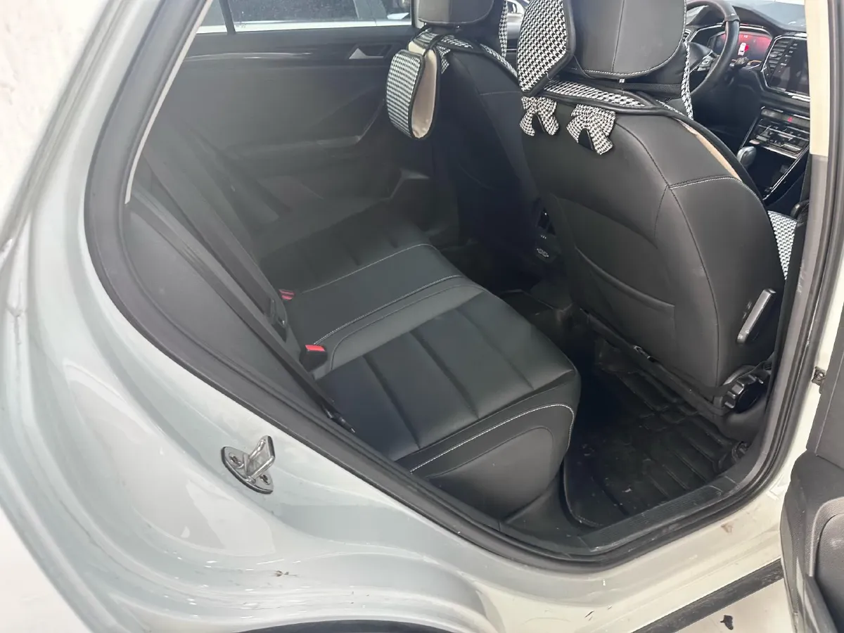 2022 Volkswagen T-Roc 1.4T 150HP L4 7DCT,autocango,china used car exporter,china ev exporter,chinese used car exporter,chinese used ev exporter