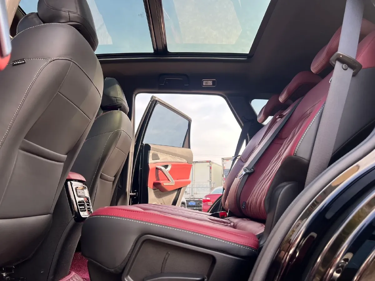 2023 ChangAn Oshan X7 Plus 1.5T 188HP L4 7DCT,autocango,china used car exporter,china ev exporter,chinese used car exporter,chinese used ev exporter