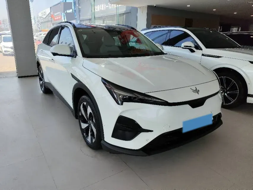 2024 HongQi H5 2.0T 224HP L4 8AT,autocango,china used car exporter,china ev exporter,chinese used car exporter,chinese used ev exporter