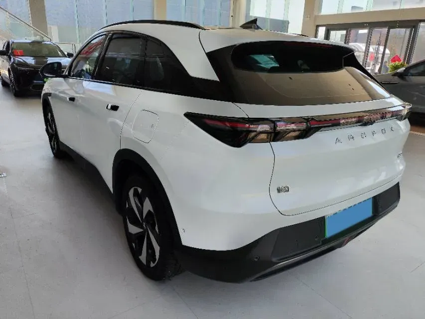 2024 HongQi H5 2.0T 224HP L4 8AT,autocango,china used car exporter,china ev exporter,chinese used car exporter,chinese used ev exporter