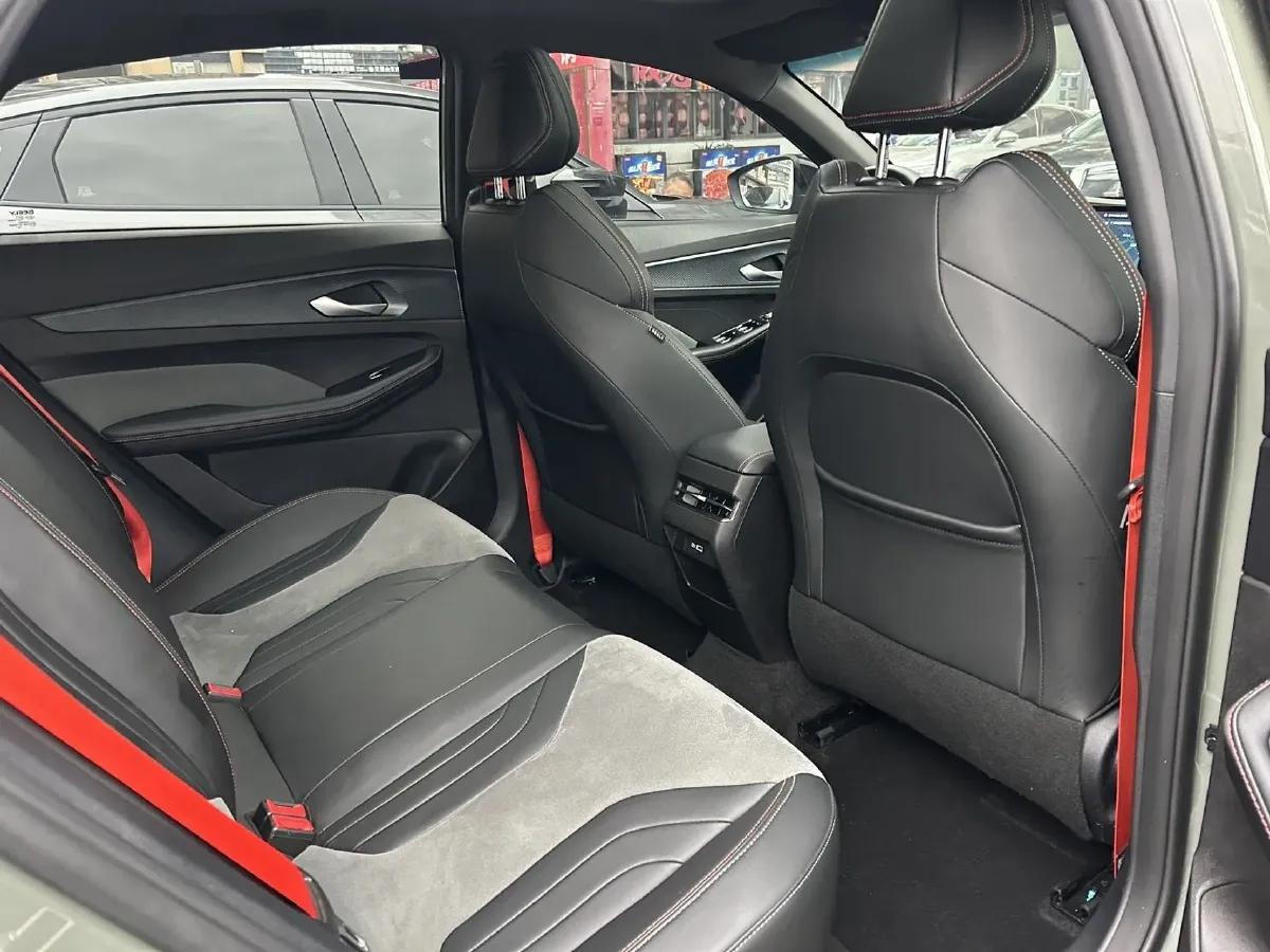 2022 Geely Binray 1.5T 181HP L4 7DCT,autocango,china used car exporter,china ev exporter,chinese used car exporter,chinese used ev exporter