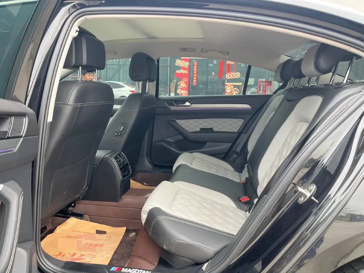 2023 Volkswagen Magotan 2.0T 186HP L4 7DCT,autocango,china used car exporter,china ev exporter,chinese used car exporter,chinese used ev exporter