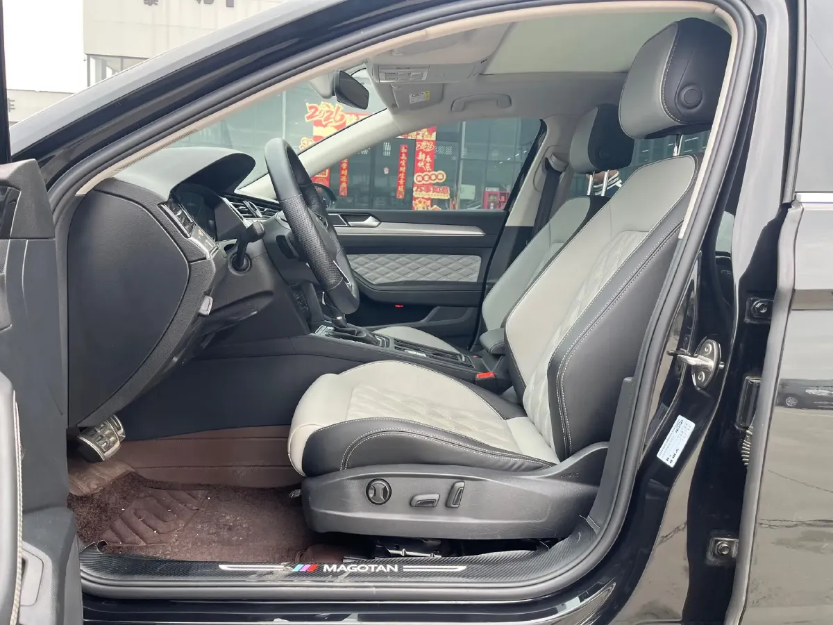2023 Volkswagen Magotan 2.0T 186HP L4 7DCT,autocango,china used car exporter,china ev exporter,chinese used car exporter,chinese used ev exporter