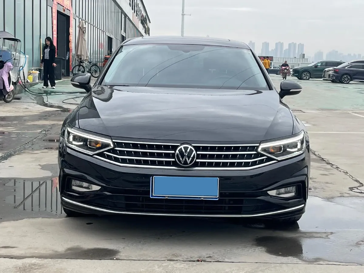 2023 Volkswagen Magotan 2.0T 186HP L4 7DCT,autocango,china used car exporter,china ev exporter,chinese used car exporter,chinese used ev exporter
