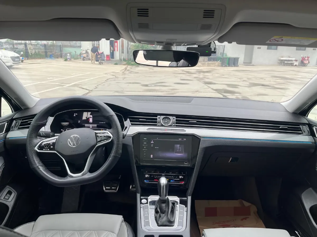 2023 Volkswagen Magotan 2.0T 186HP L4 7DCT,autocango,china used car exporter,china ev exporter,chinese used car exporter,chinese used ev exporter