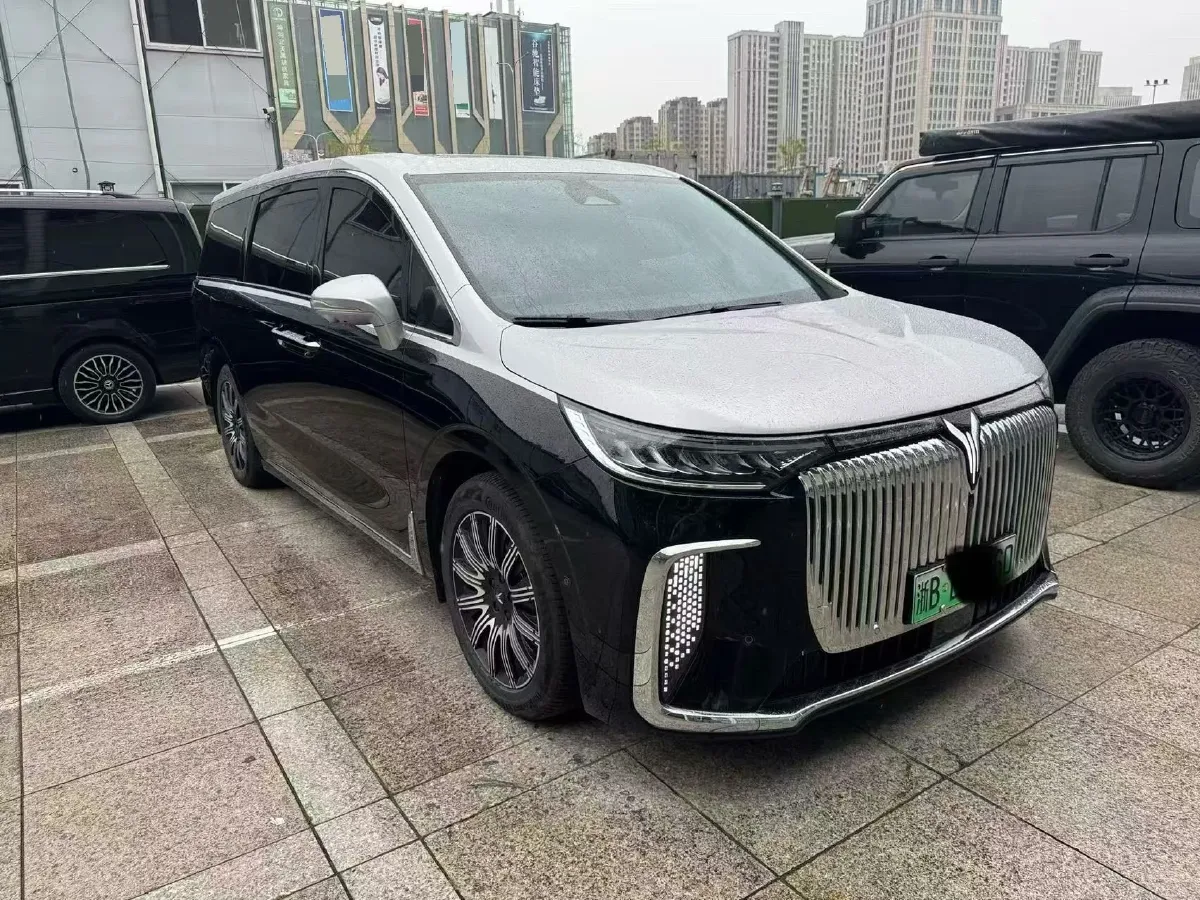 2025 Voyah Dream BEV 108.7KWH,autocango,china used car exporter,china ev exporter,chinese used car exporter,chinese used ev exporter