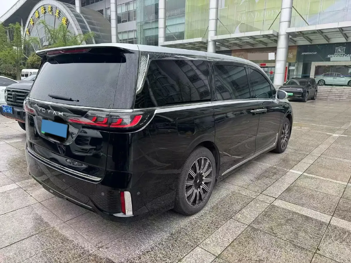 2025 Voyah Dream BEV 108.7KWH,autocango,china used car exporter,china ev exporter,chinese used car exporter,chinese used ev exporter