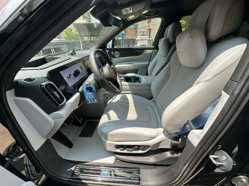 2025 AITO AITO M9 REEV 160HP REEV 52KWH,autocango,china used car exporter,china ev exporter,chinese used car exporter,chinese used ev exporter