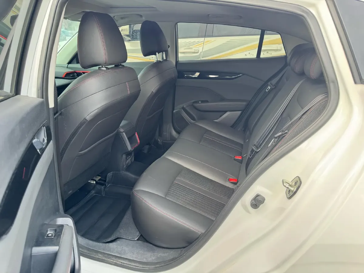 2021 DongFeng Aeolus YiXuan 1.5T 150HP L4 6DCT,autocango,china used car exporter,china ev exporter,chinese used car exporter,chinese used ev exporter