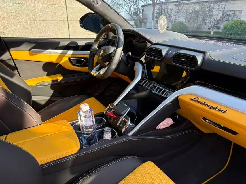 2021 Lamborghini Urus 4.0T 641HP V8 8AT,autocango,china used car exporter,china ev exporter,chinese used car exporter,chinese used ev exporter