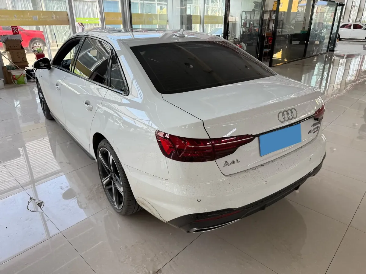 2024 Audi A4L 2.0T 190HP L4 7DCT,autocango,china used car exporter,china ev exporter,chinese used car exporter,chinese used ev exporter