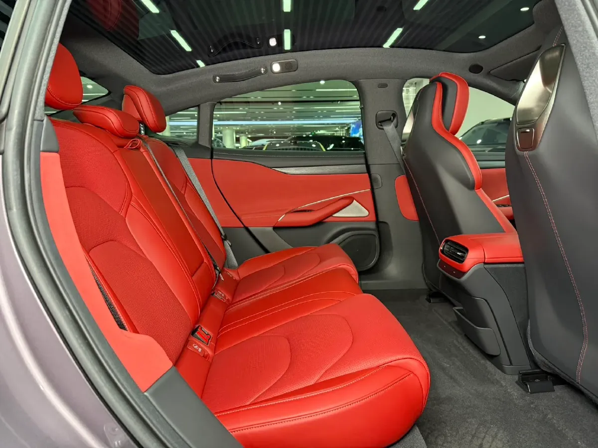 2024 MI SU7 BEV 73.6KWH,autocango,china used car exporter,china ev exporter,chinese used car exporter,chinese used ev exporter