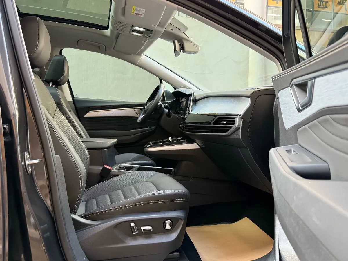 2023 Volkswagen Talagon 2.0T 220HP L4 7DCT,autocango,china used car exporter,china ev exporter,chinese used car exporter,chinese used ev exporter