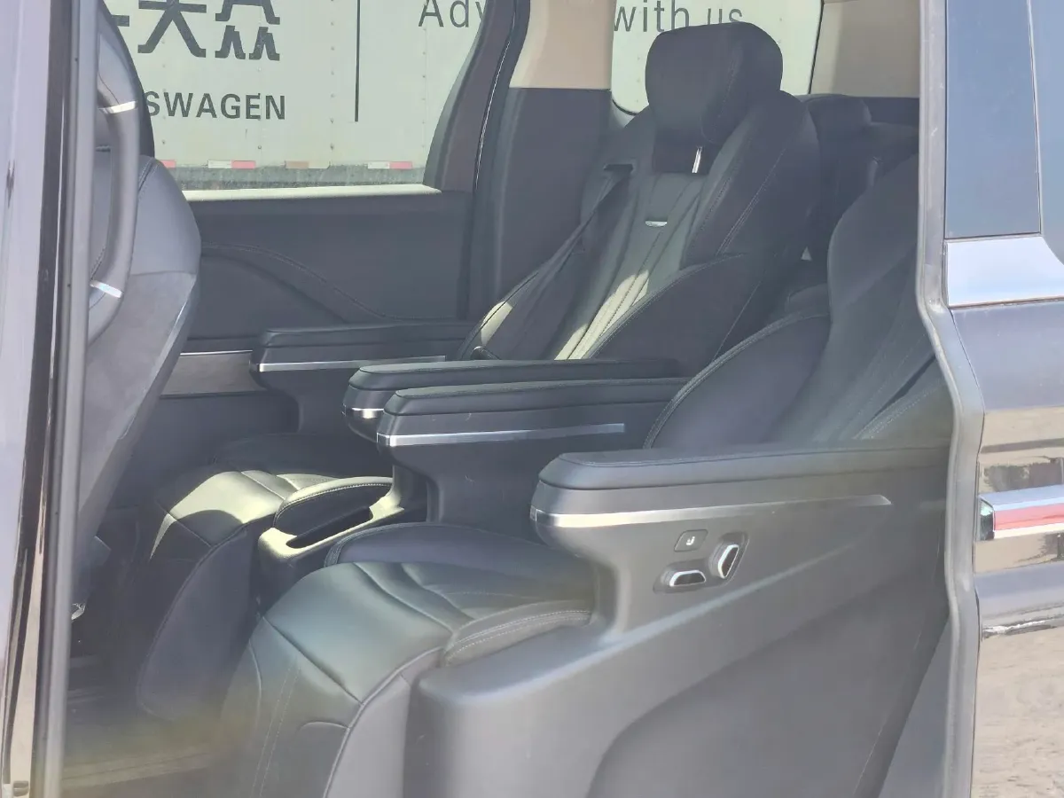 2024 HongQi HQ9 2.0T 163HP L4 1DHT PHEV 20.14KWH,autocango,china used car exporter,china ev exporter,chinese used car exporter,chinese used ev exporter