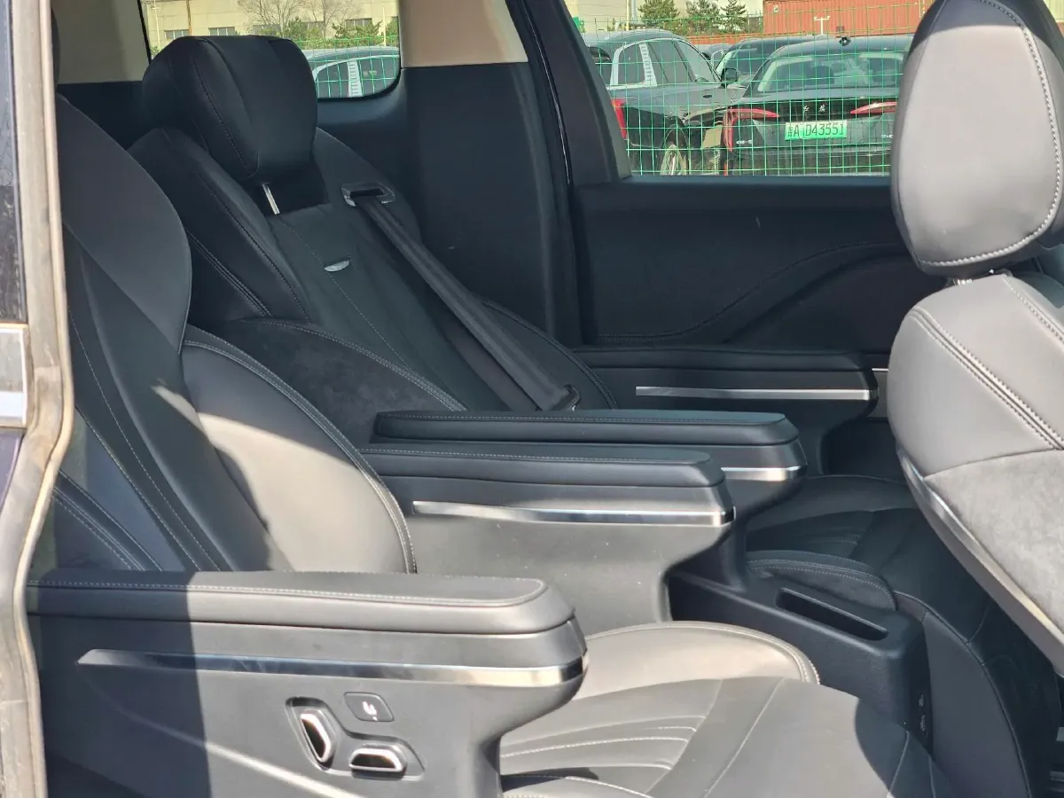 2024 HongQi HQ9 2.0T 163HP L4 1DHT PHEV 20.14KWH,autocango,china used car exporter,china ev exporter,chinese used car exporter,chinese used ev exporter