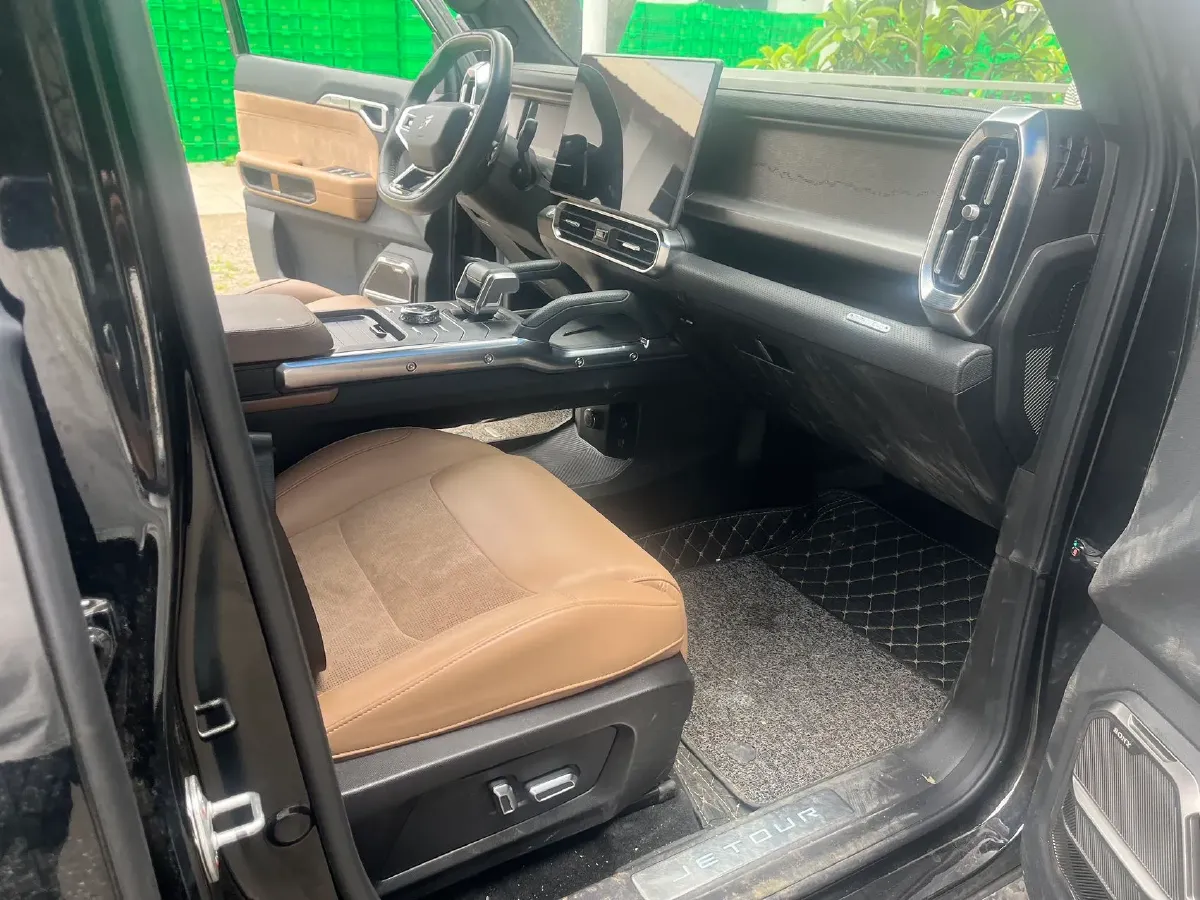 2023 Jetour Traveller 2.0T 254HP L4 7DCT,autocango,china used car exporter,china ev exporter,chinese used car exporter,chinese used ev exporter