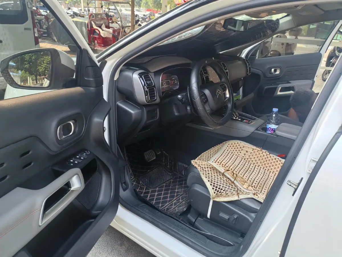 2020 Citroen C5 Aircross 1.6T 170HP L4 6AT,autocango,china used car exporter,china ev exporter,chinese used car exporter,chinese used ev exporter