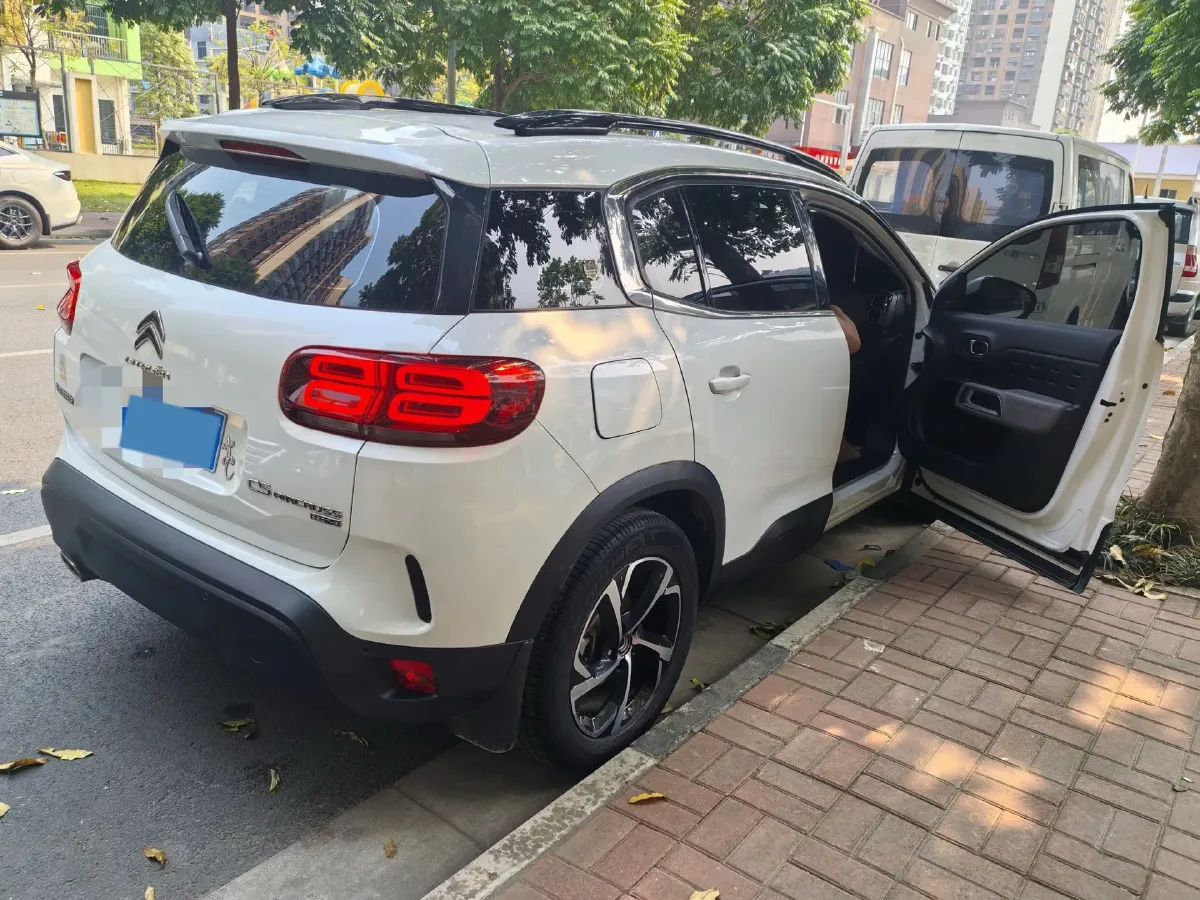 2020 Citroen C5 Aircross 1.6T 170HP L4 6AT,autocango,china used car exporter,china ev exporter,chinese used car exporter,chinese used ev exporter