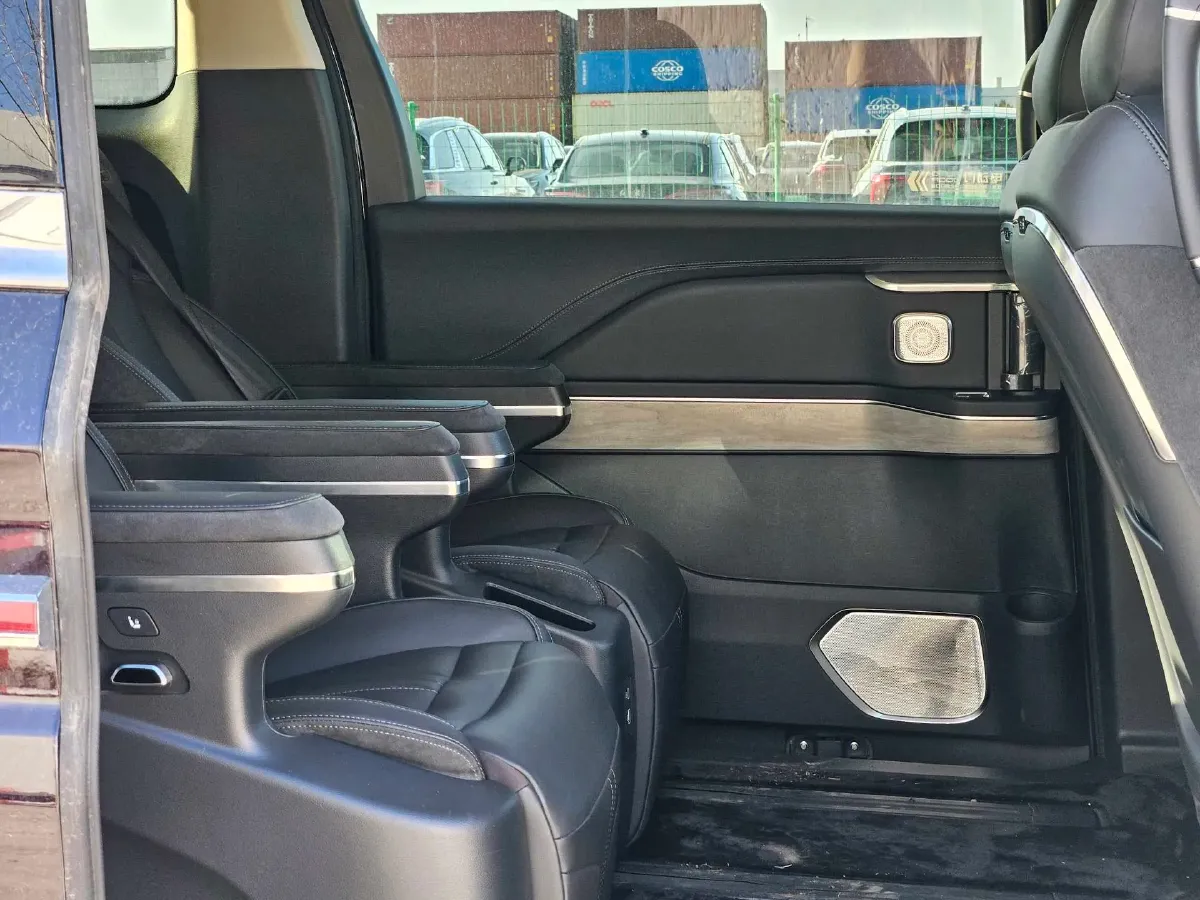 2024 HongQi HQ9 2.0T 163HP L4 1DHT PHEV 20.14KWH,autocango,china used car exporter,china ev exporter,chinese used car exporter,chinese used ev exporter