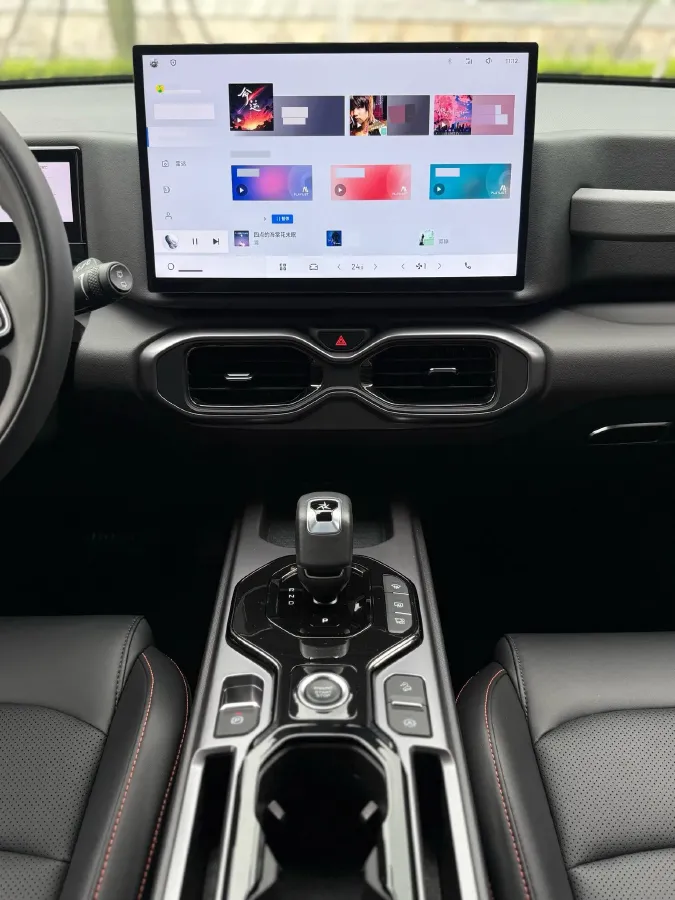 2025 Geely Cowboy 1.5T 181HP L4 7DCT,autocango,china used car exporter,china ev exporter,chinese used car exporter,chinese used ev exporter