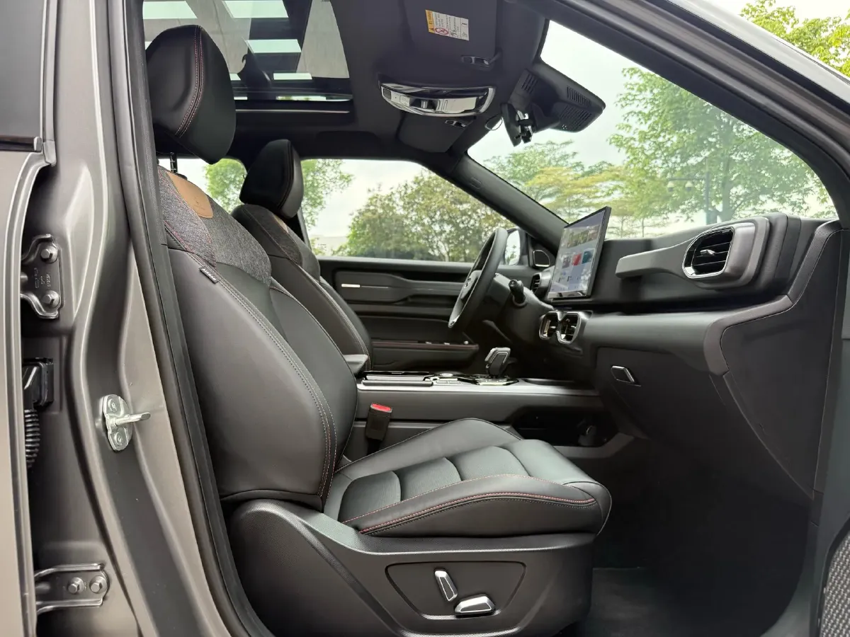 2025 Geely Cowboy 1.5T 181HP L4 7DCT,autocango,china used car exporter,china ev exporter,chinese used car exporter,chinese used ev exporter