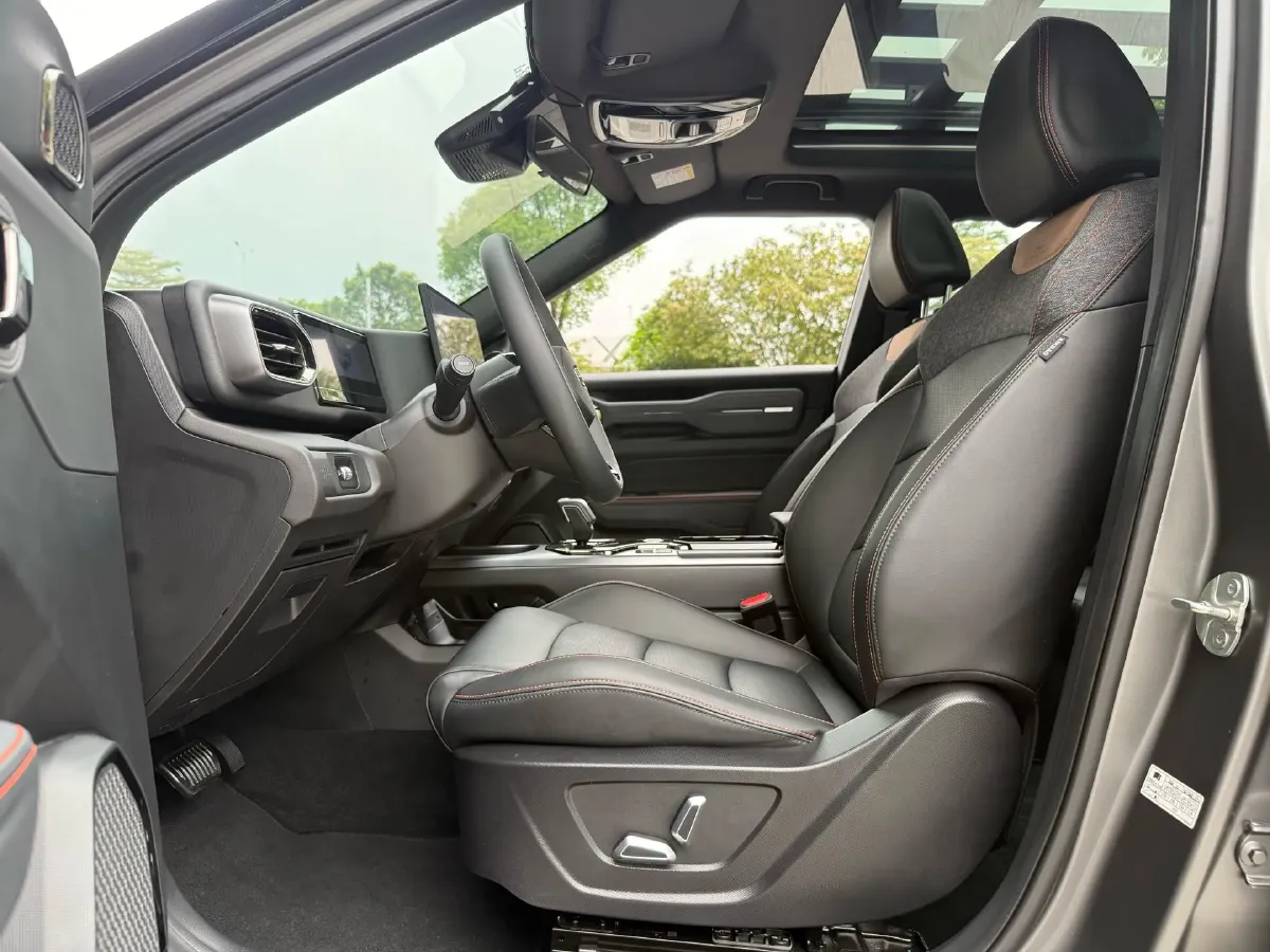 2025 Geely Cowboy 1.5T 181HP L4 7DCT,autocango,china used car exporter,china ev exporter,chinese used car exporter,chinese used ev exporter