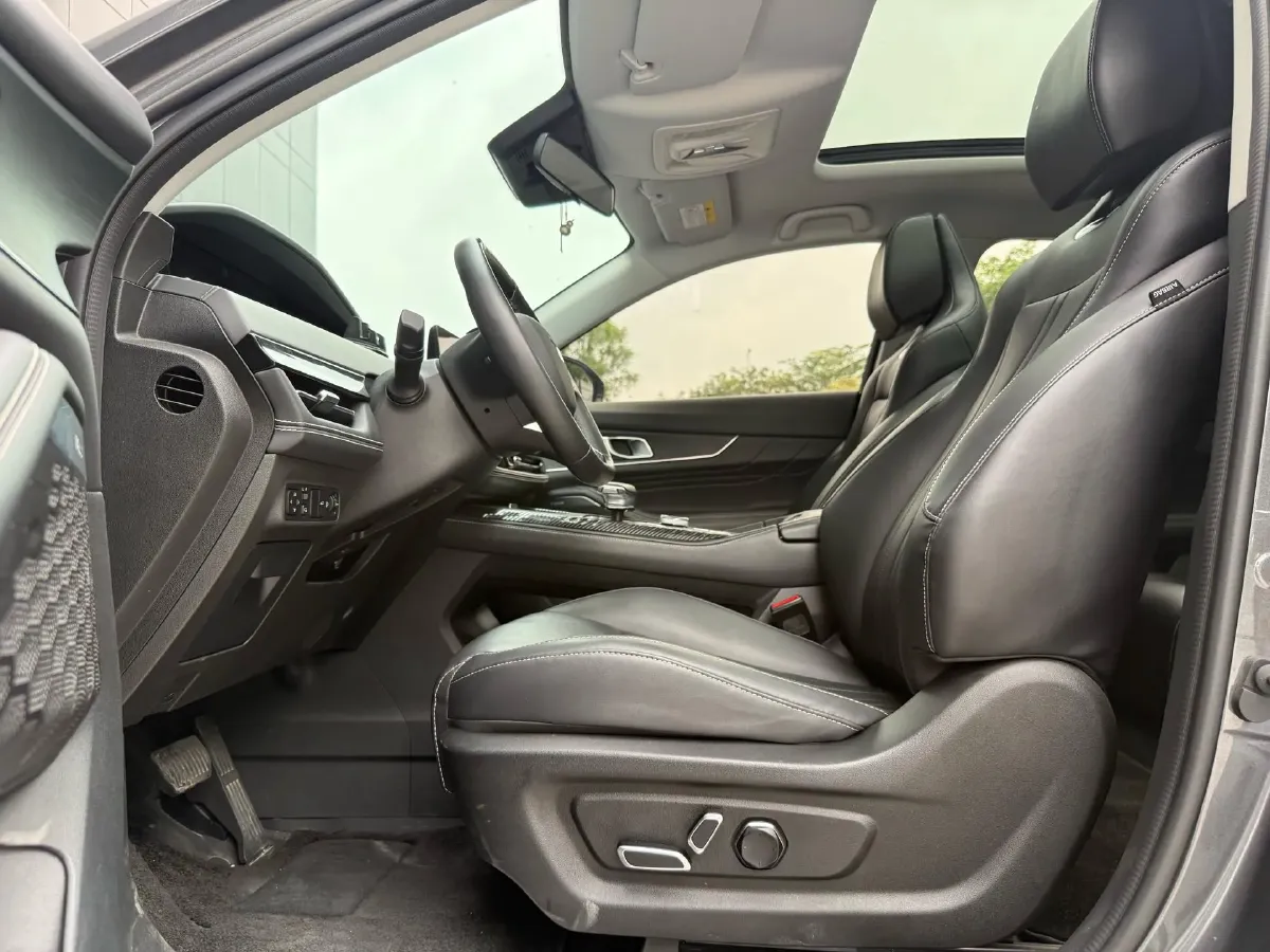 2024 ChangAn UNI-K 2.0T 233HP L4 8AT,autocango,china used car exporter,china ev exporter,chinese used car exporter,chinese used ev exporter