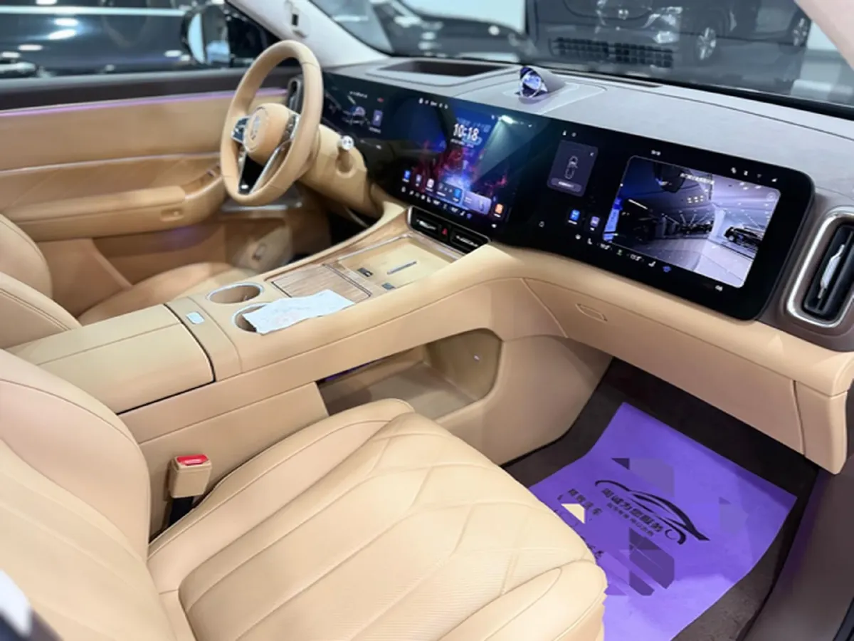 2025 AITO AITO M8 REEV 160HP REEV 53.4KWH,autocango,china used car exporter,china ev exporter,chinese used car exporter,chinese used ev exporter