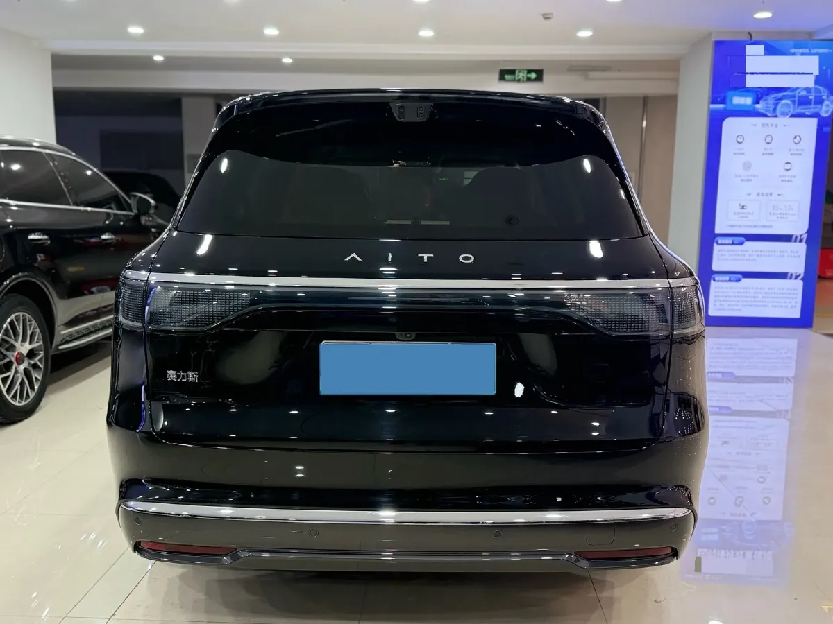 2025 AITO AITO M8 REEV 160HP REEV 53.4KWH,autocango,china used car exporter,china ev exporter,chinese used car exporter,chinese used ev exporter