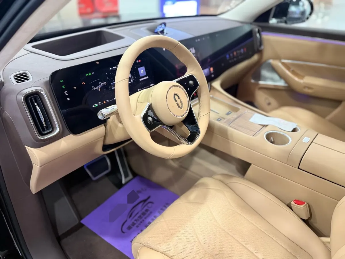 2025 AITO AITO M8 REEV 160HP REEV 53.4KWH,autocango,china used car exporter,china ev exporter,chinese used car exporter,chinese used ev exporter