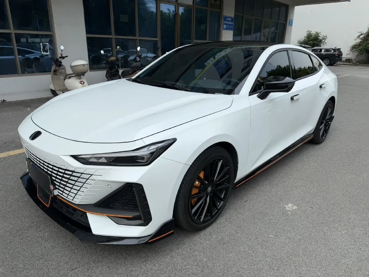 2022 ChangAn UNI-V 1.5T 188HP L4 7DCT,autocango,china used car exporter,china ev exporter,chinese used car exporter,chinese used ev exporter