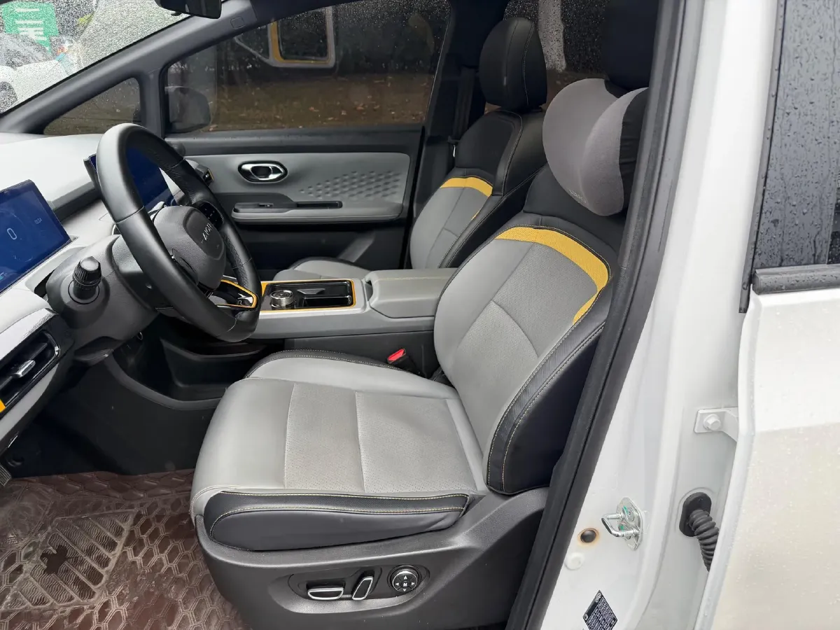 2022 Geely Okavango 1.8T 184HP L4 7DCT,autocango,china used car exporter,china ev exporter,chinese used car exporter,chinese used ev exporter