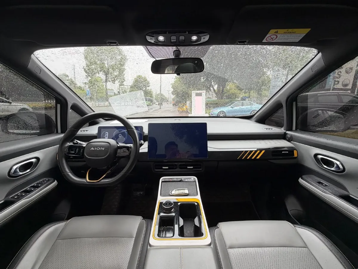 2022 Geely Okavango 1.8T 184HP L4 7DCT,autocango,china used car exporter,china ev exporter,chinese used car exporter,chinese used ev exporter