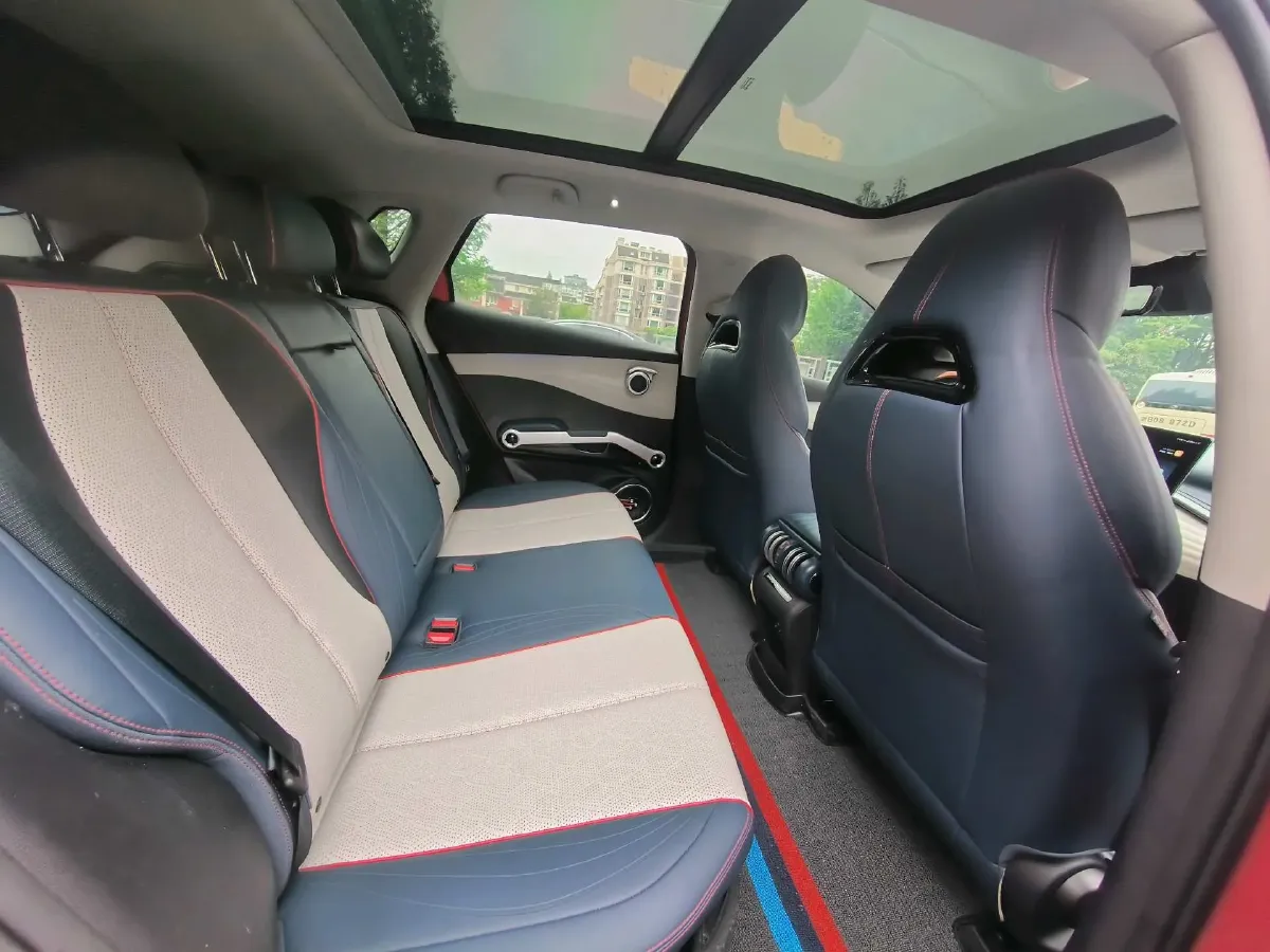 2022 Roewe RX5 MAX 1.5T 181HP L4 6AT,autocango,china used car exporter,china ev exporter,chinese used car exporter,chinese used ev exporter