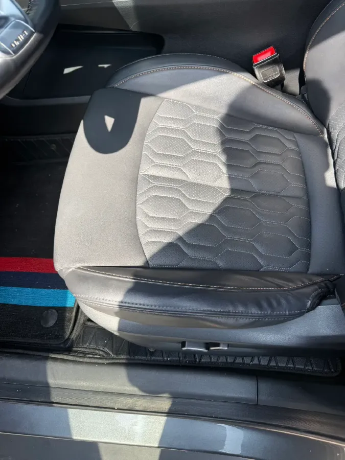 2022 ChangAn UNI-T 2.0T 233HP L4 8AT,autocango,china used car exporter,china ev exporter,chinese used car exporter,chinese used ev exporter