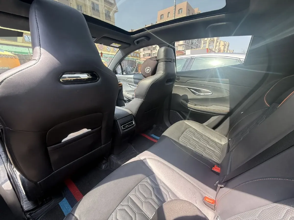 2022 ChangAn UNI-T 2.0T 233HP L4 8AT,autocango,china used car exporter,china ev exporter,chinese used car exporter,chinese used ev exporter