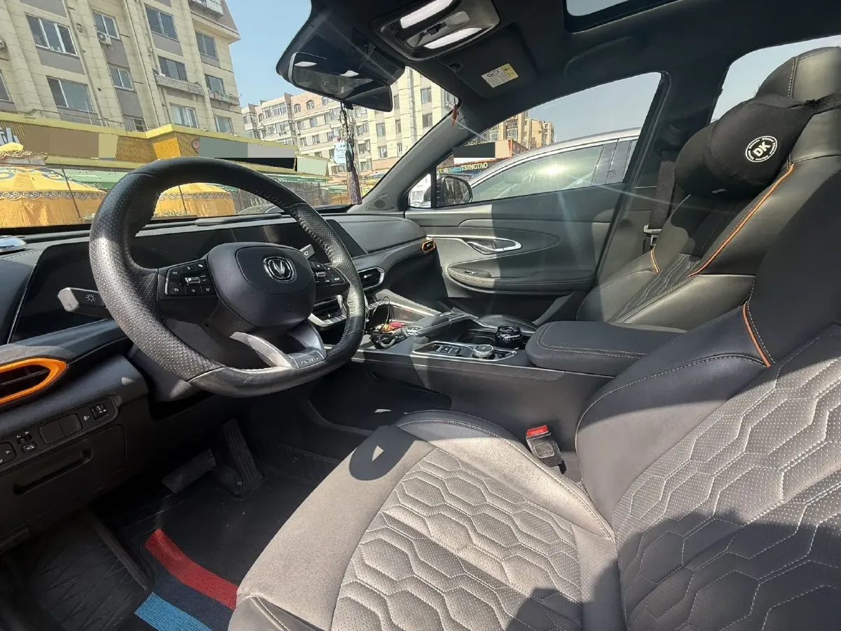 2022 ChangAn UNI-T 2.0T 233HP L4 8AT,autocango,china used car exporter,china ev exporter,chinese used car exporter,chinese used ev exporter