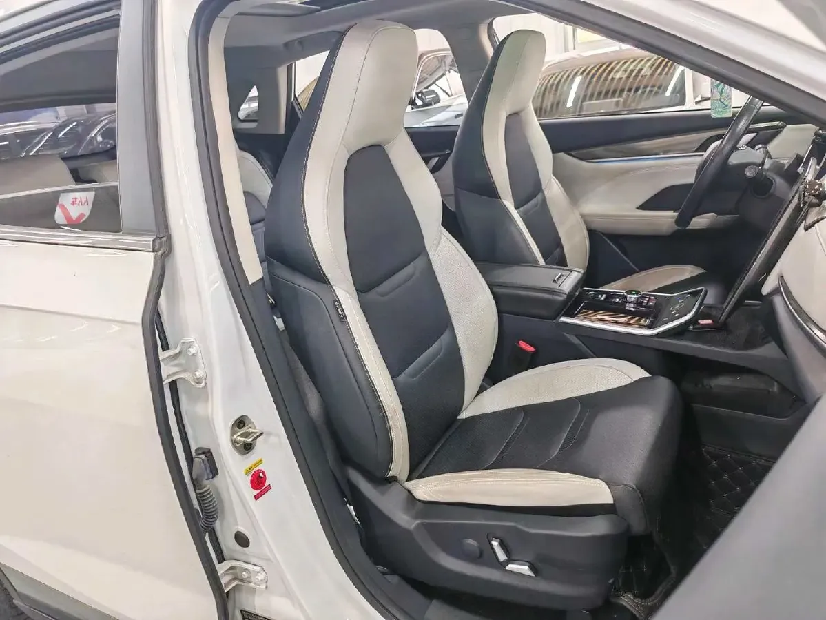 2018 Weltmeister EX5 BEV 52.56KWH,autocango,china used car exporter,china ev exporter,chinese used car exporter,chinese used ev exporter