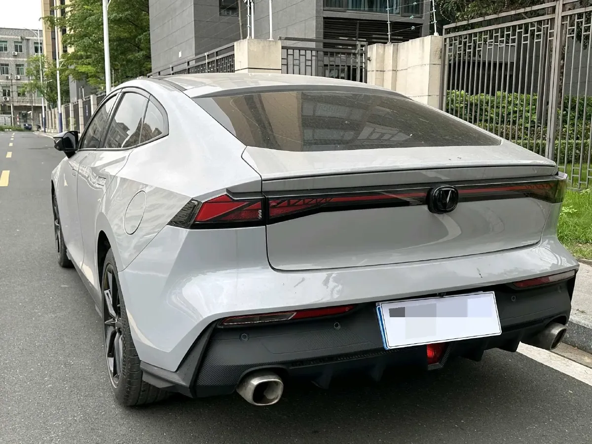2022 ChangAn UNI-V 1.5T 188HP L4 7DCT,autocango,china used car exporter,china ev exporter,chinese used car exporter,chinese used ev exporter