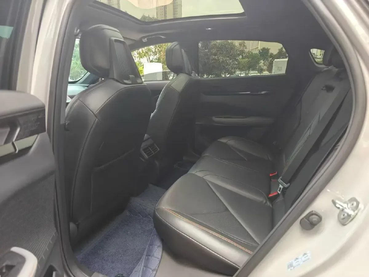 2022 ChangAn UNI-V 1.5T 188HP L4 7DCT,autocango,china used car exporter,china ev exporter,chinese used car exporter,chinese used ev exporter