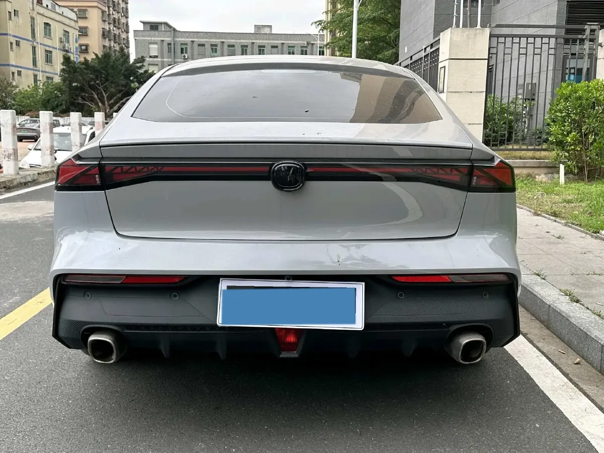 2022 ChangAn UNI-V 1.5T 188HP L4 7DCT,autocango,china used car exporter,china ev exporter,chinese used car exporter,chinese used ev exporter