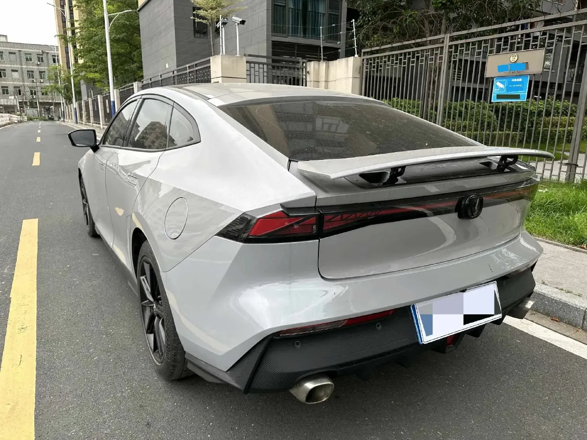 2022 ChangAn UNI-V 1.5T 188HP L4 7DCT,autocango,china used car exporter,china ev exporter,chinese used car exporter,chinese used ev exporter