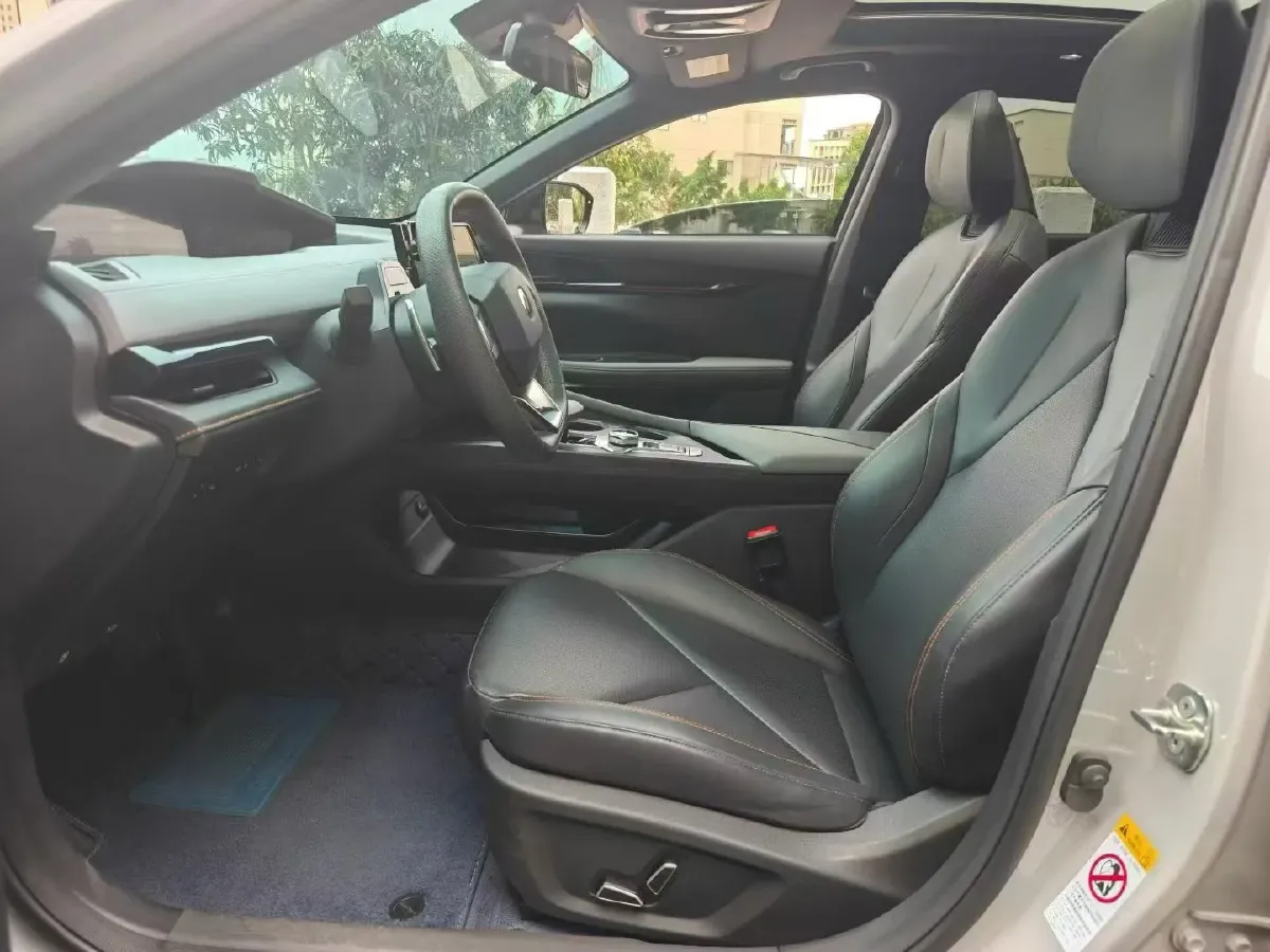 2022 ChangAn UNI-V 1.5T 188HP L4 7DCT,autocango,china used car exporter,china ev exporter,chinese used car exporter,chinese used ev exporter