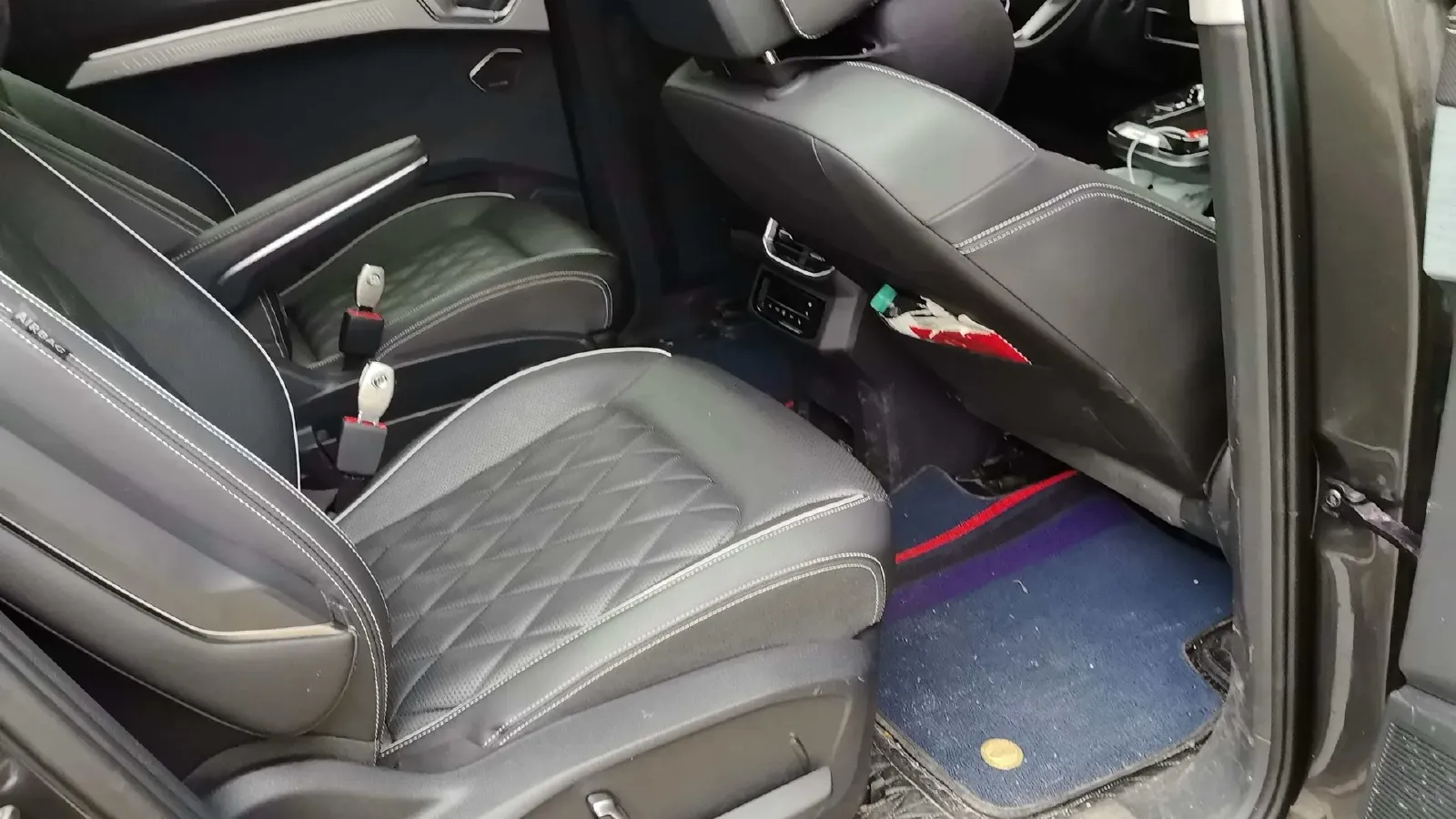 2023 Volkswagen Talagon 2.5T 299HP V6 7DCT,autocango,china used car exporter,china ev exporter,chinese used car exporter,chinese used ev exporter