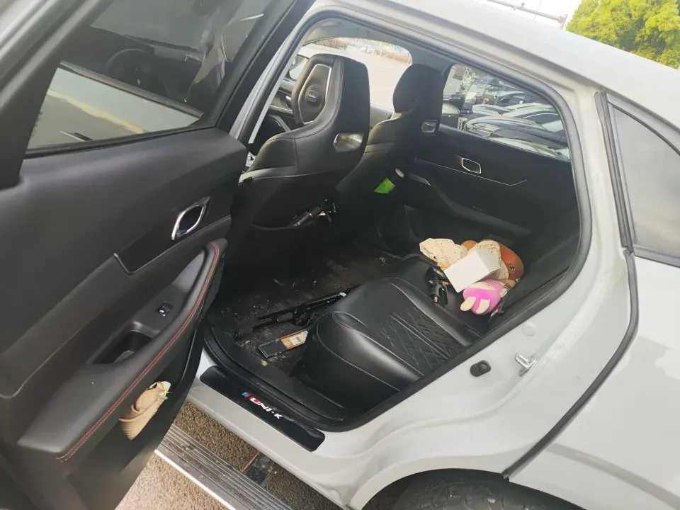 2021 ChangAn UNI-K 2.0T 233HP L4 8AT,autocango,china used car exporter,china ev exporter,chinese used car exporter,chinese used ev exporter